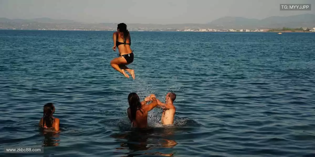 💬边看边聊，弹幕狂欢点燃观赛热情！🎉